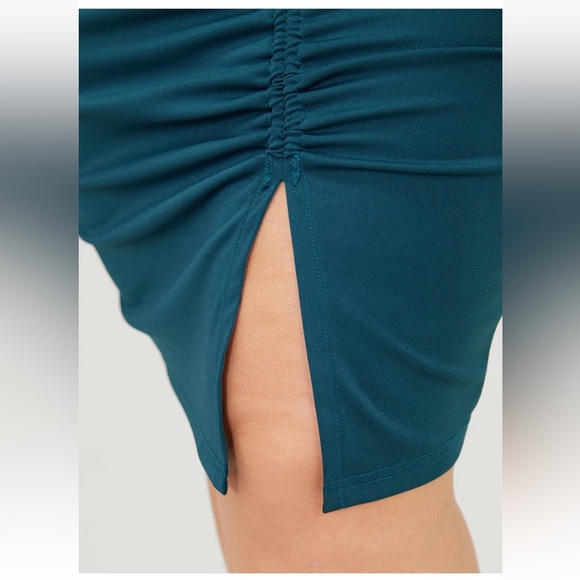 BloomChic Plus Size XL Plain Ruched Bodycon Split Hem Skirt us14-16 - Picture 4 of 7